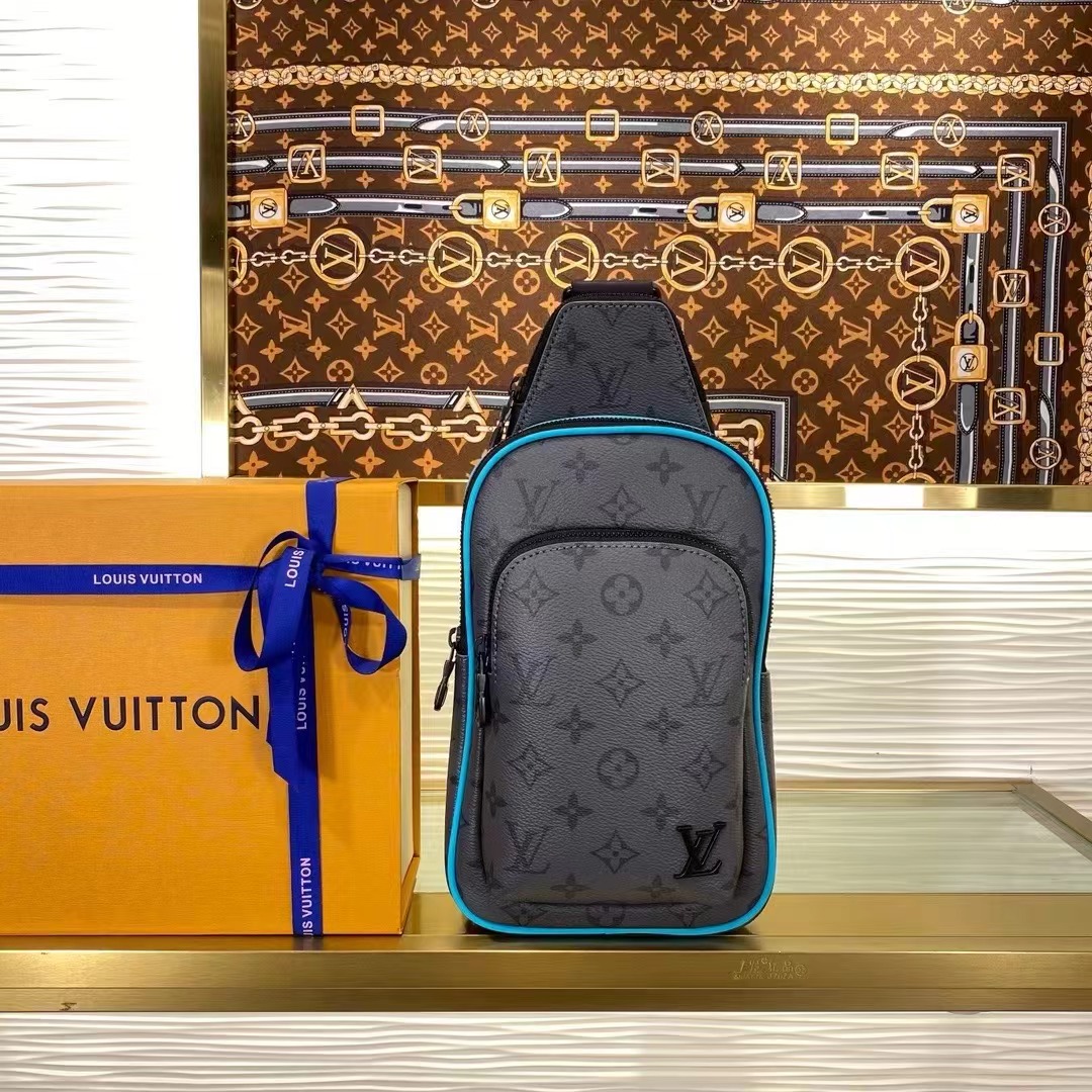 20240925 LV M11703全皮帆布胸前包 海外原單免稅平行輸入 歐美代購 台北101專櫃官網同步在售