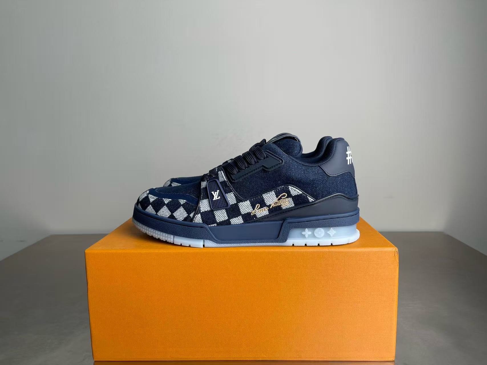 20251005 LV 潮流休閒運動鞋 海外原單免稅平行輸入 歐美代購 台北101專櫃官網同步在售