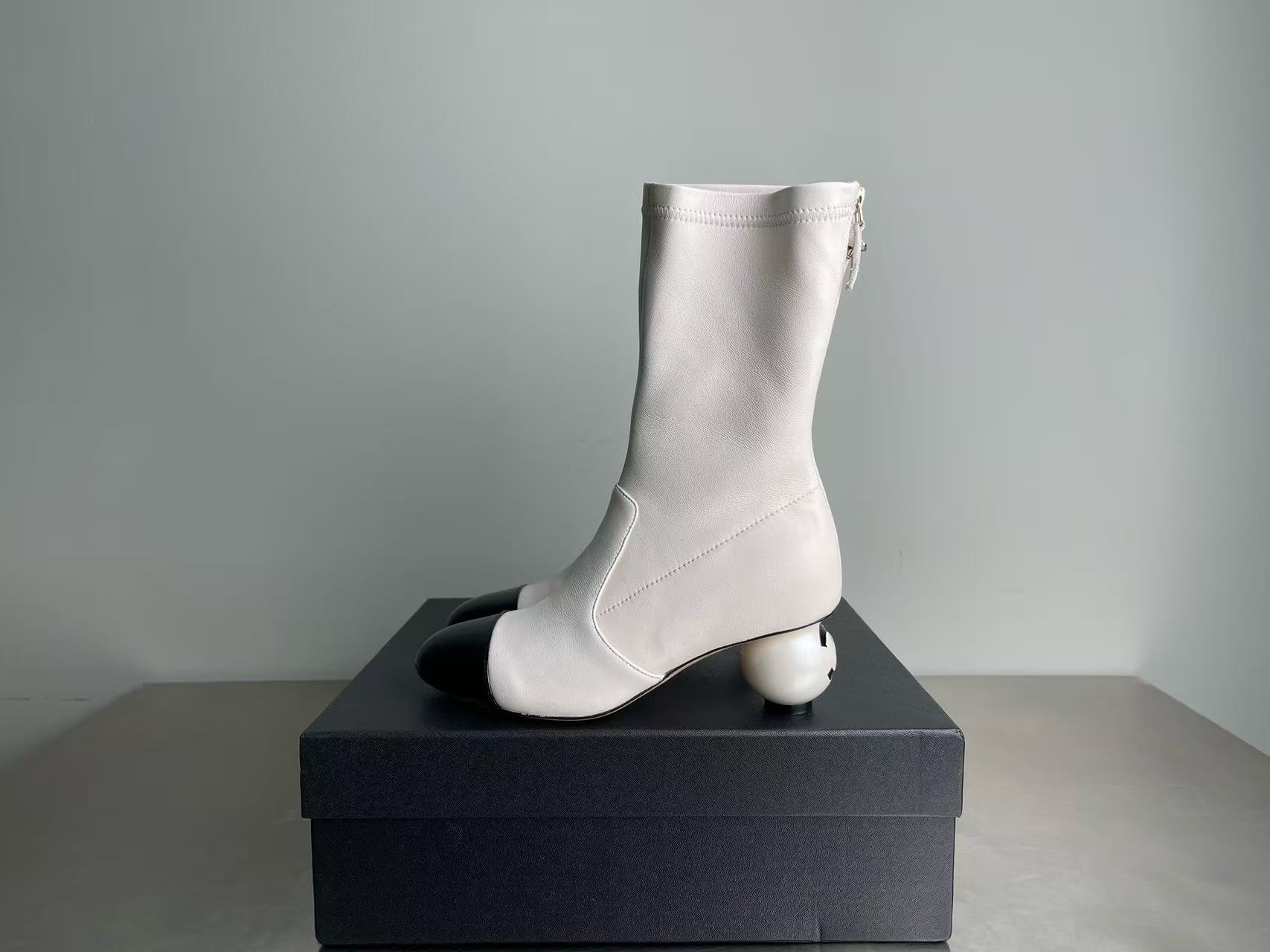 20251005 香奈兒 全皮潮流休閒運動鞋 海外原單免稅平行輸入 歐美代購 台北101專櫃官網同步在售 2款