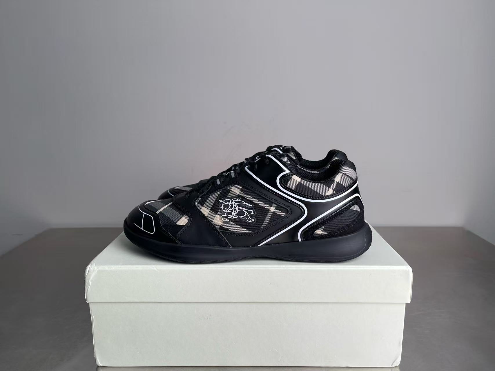 20251005 Burberry潮流休閒時尚運動鞋 海外原單免稅平行輸入 歐美代購 台北101專櫃官網同步在售